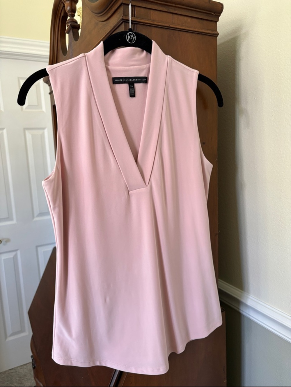 2 White House Black Market Sleeveless Lined V-Neck Tops: Pink White Polka Dot - Picture 2 of 16